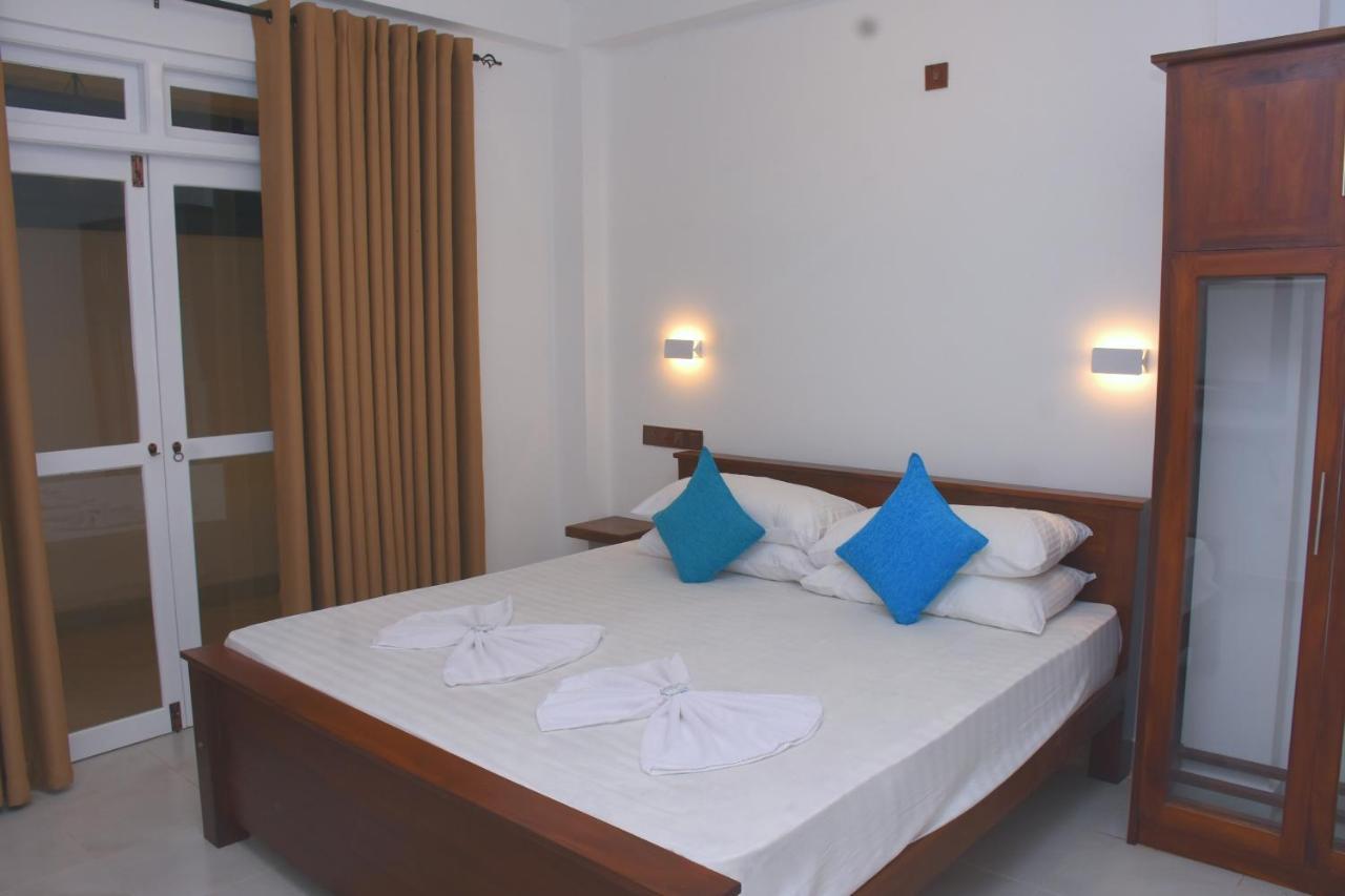 The Bamboo Tree Transit Hotel Катунаяка Екстер'єр фото