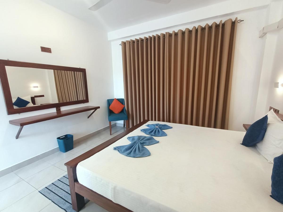 The Bamboo Tree Transit Hotel Катунаяка Екстер'єр фото