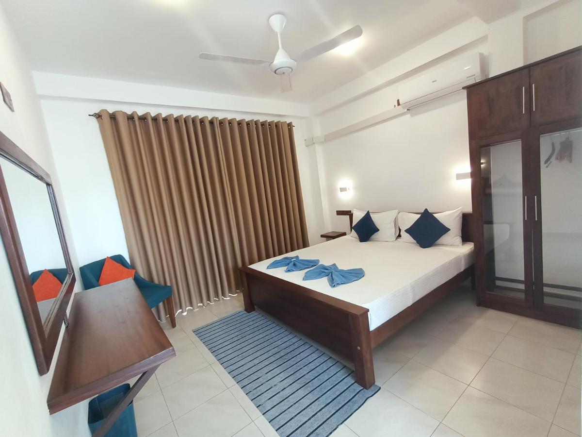The Bamboo Tree Transit Hotel Катунаяка Екстер'єр фото