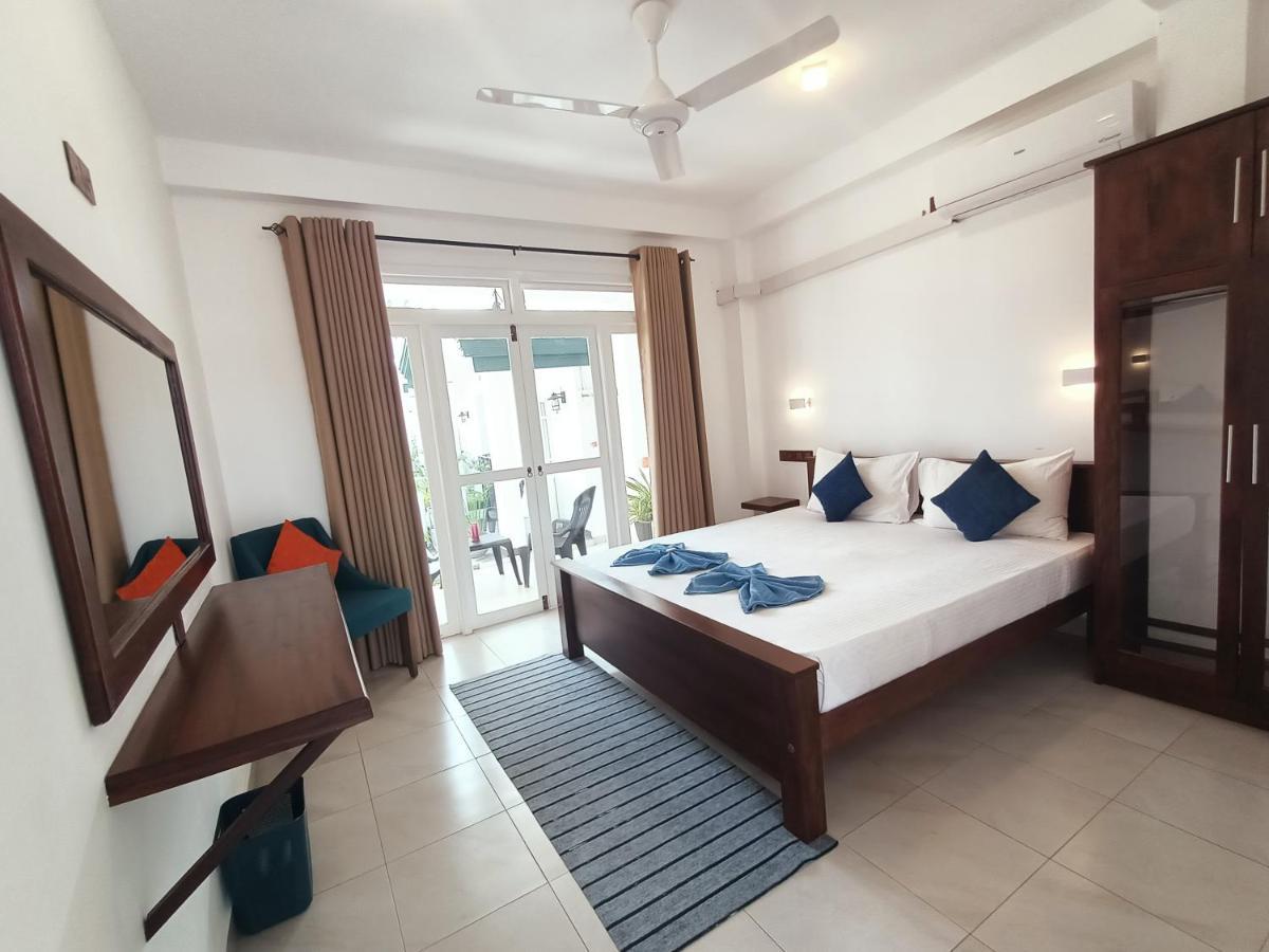 The Bamboo Tree Transit Hotel Катунаяка Екстер'єр фото