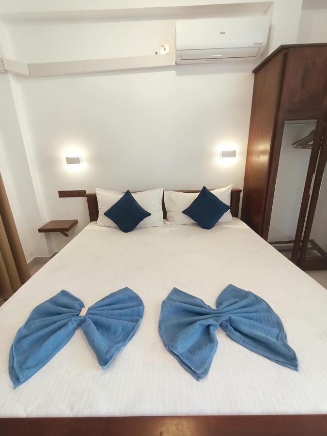 The Bamboo Tree Transit Hotel Катунаяка Екстер'єр фото