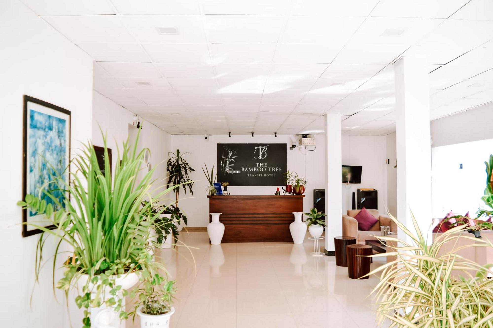 The Bamboo Tree Transit Hotel Катунаяка Екстер'єр фото